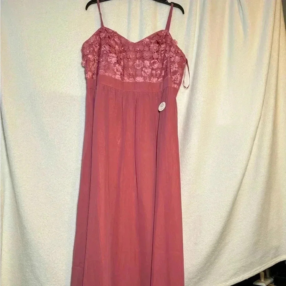 NWT Chi chi curve London women’s formal/ballgown sz uk 22 US 18